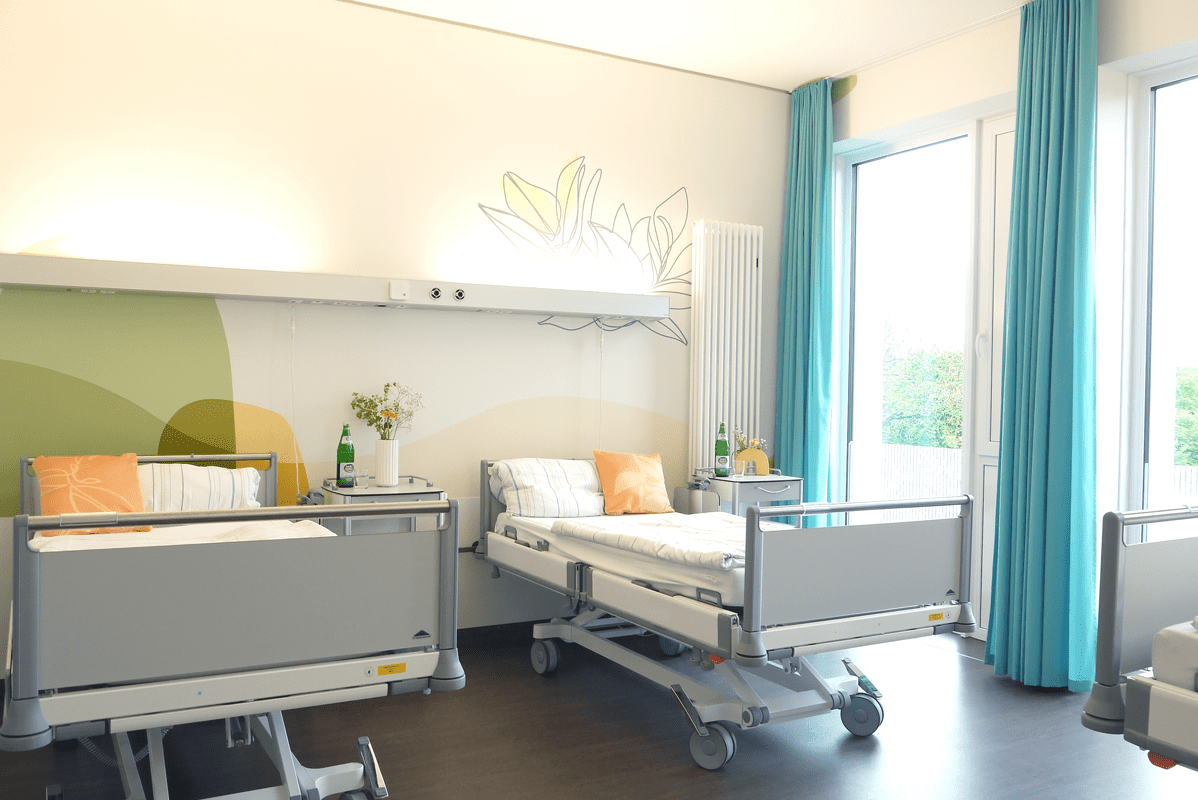 resonanzraum_Patient:innenzimmer Wand- und Deckengestaltung 1 2021 in der Sophienklinik GmbH Hannover