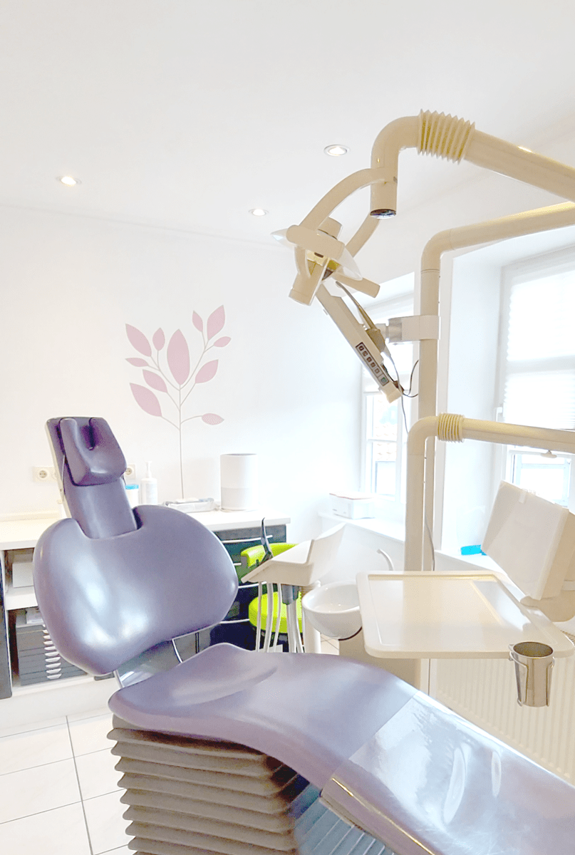 resonanzraum Gestaltung: Healing Art in der Zahnarztpraxis mit Frühling Feeling
